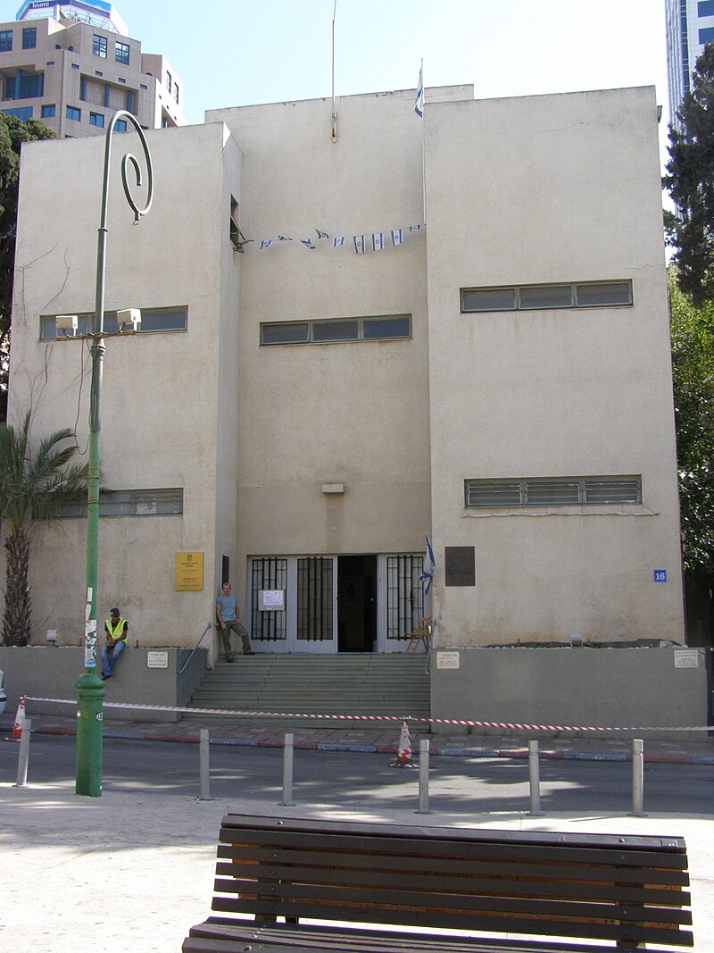 tel-aviv/Israel_ind_mus.JPG